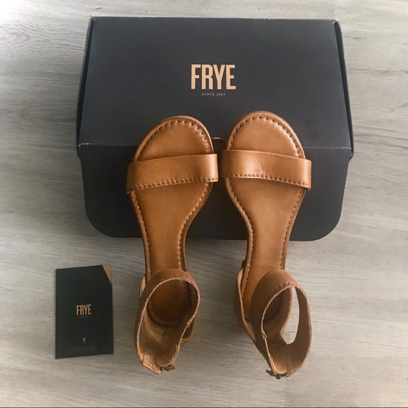 Frye Carson Ankle Zip Up Tan Casual Leather Sandal - Picture 10 of 11
